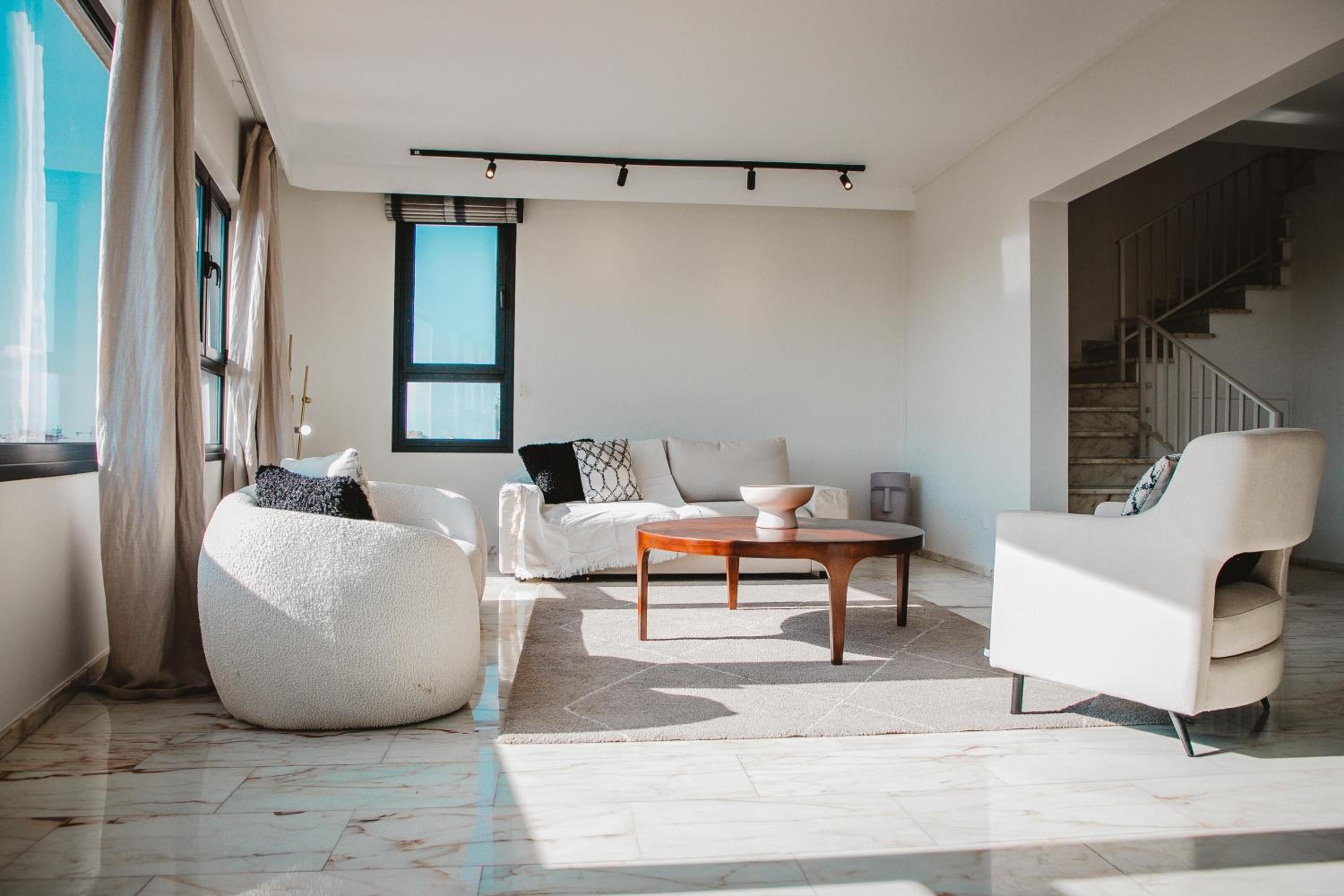 Phaedrus Living City Center Sky Penthouse