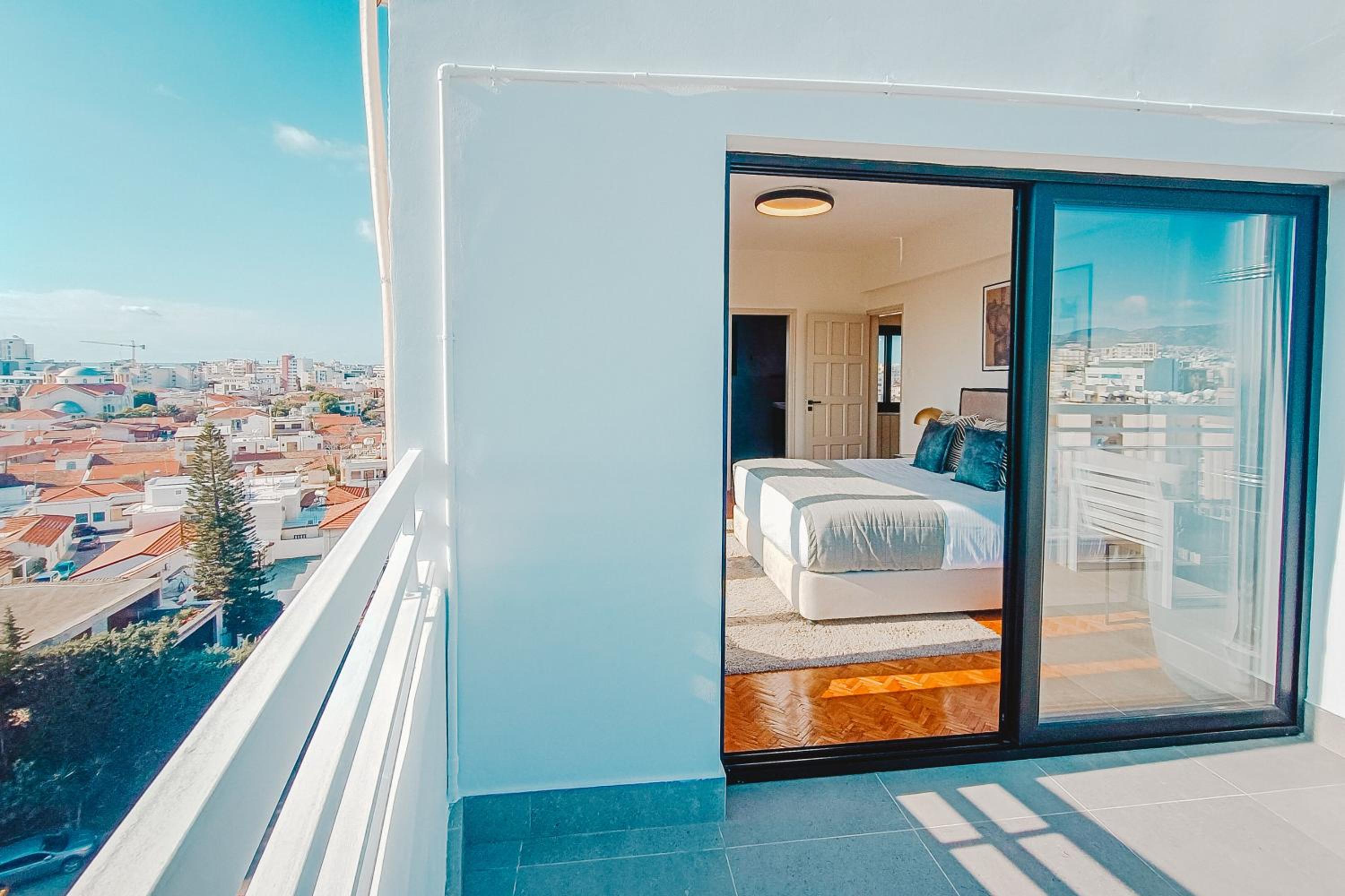 Phaedrus Living City Center Sky Penthouse