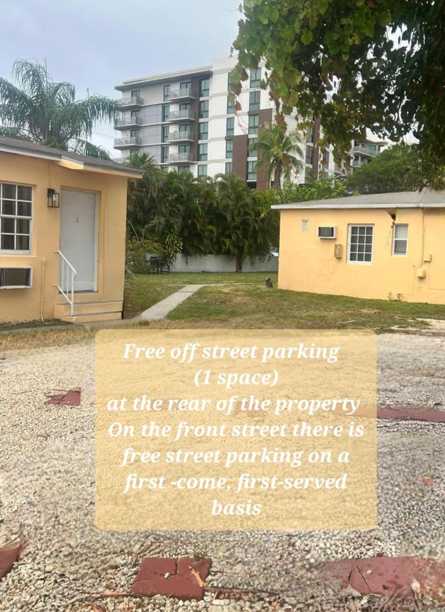 *Dogs Welcome* Cozy Studio Near Beach/Downtown view 3