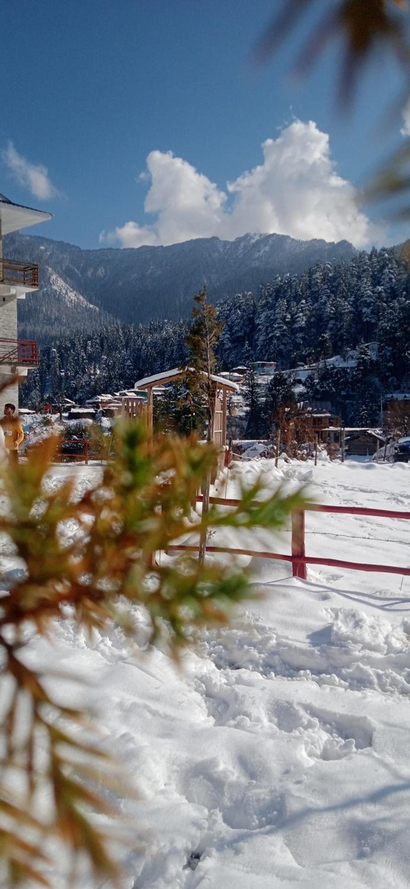 Hiraeth Shangarh, Sainj Valley view 4