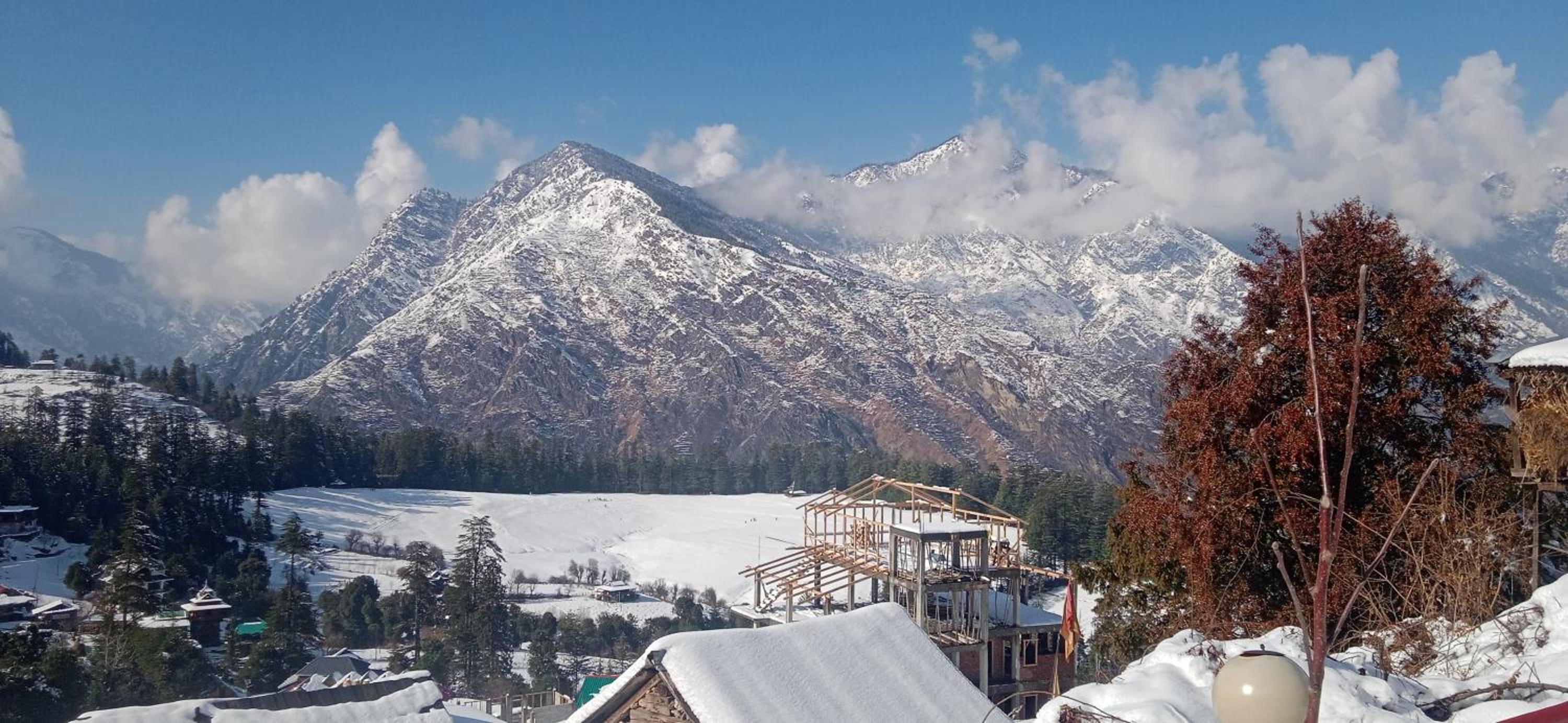Hiraeth Shangarh, Sainj Valley view 2