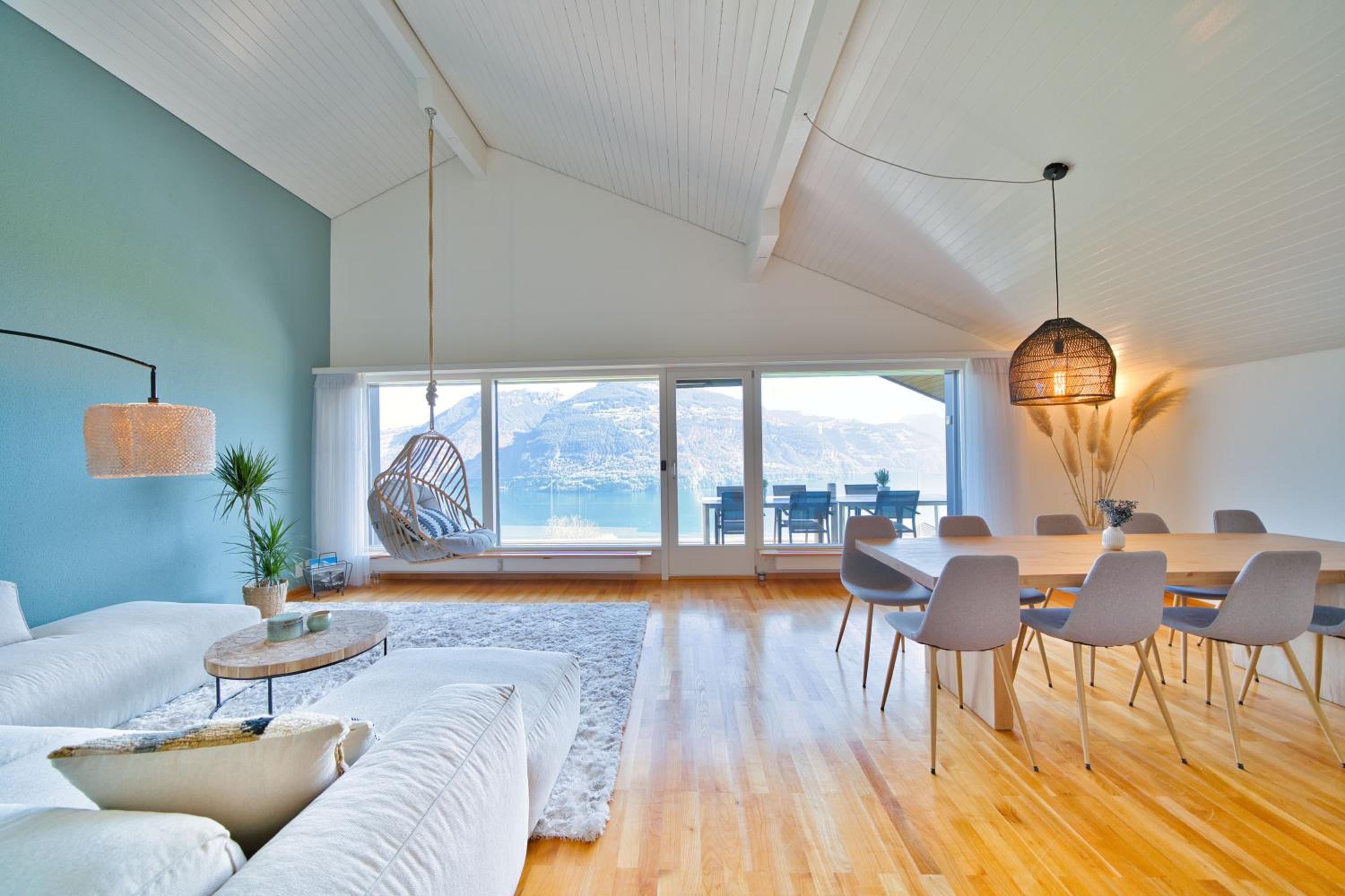 Dreamview Retreat - Breathtaking Lake Views