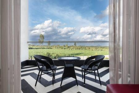 Crystal Blue Villa by StayJadePrivatePoolVegFood view 4