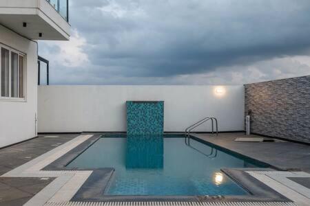 Crystal Blue Villa by StayJadePrivatePoolVegFood view 5