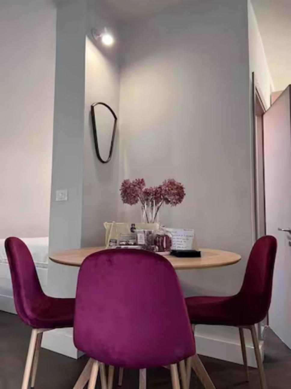 The Burgundy Nest Apartment Campo de' Fiori