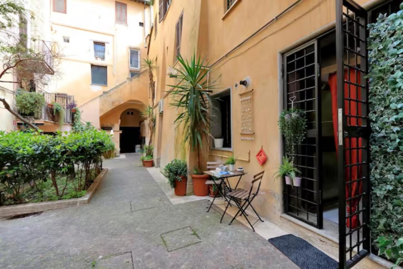 The Burgundy Nest Apartment Campo de' Fiori