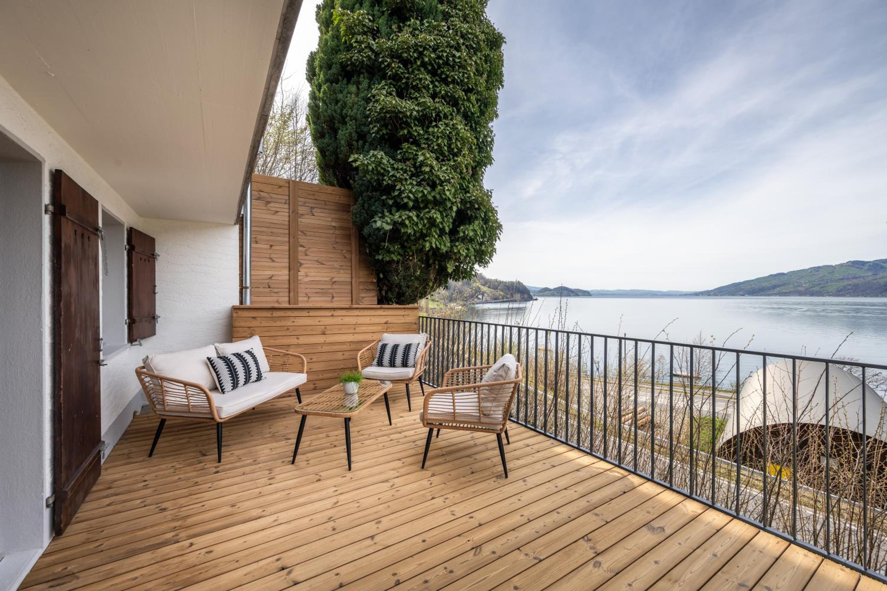 Bijou Lake Side Terrace - Panorama-Terrasse mit Seeblick