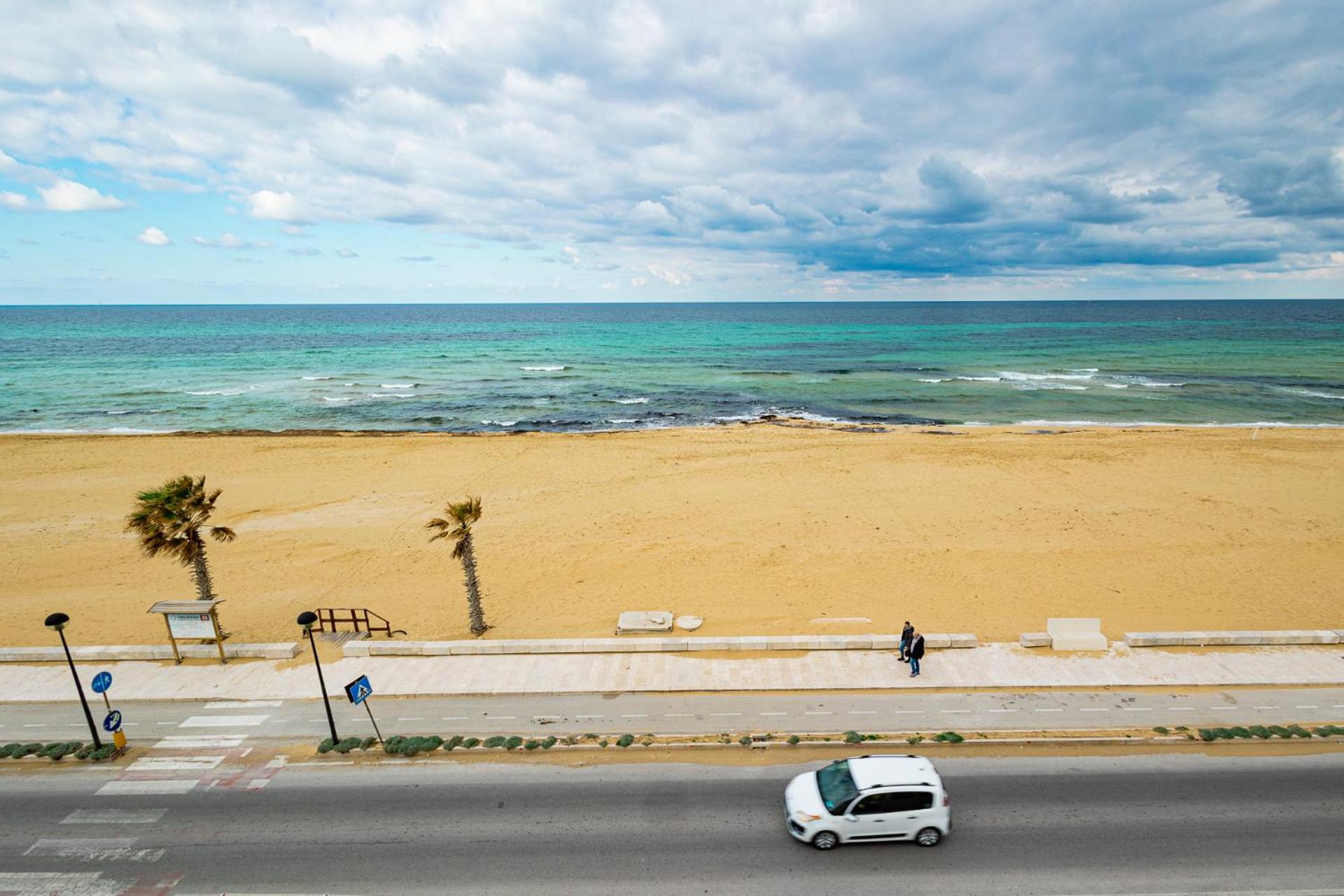 La finestra sul mare Erice beach