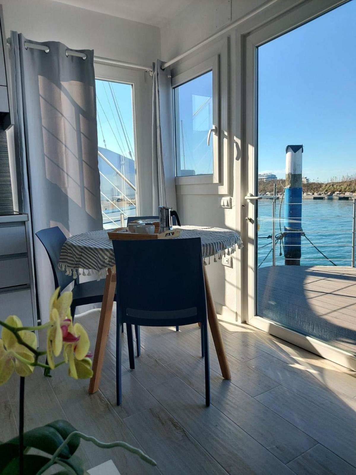 Grado Floating Resort