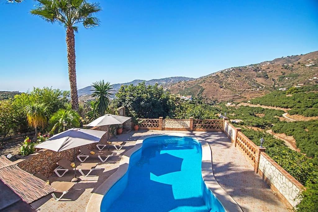Maravillosa villa con piscina en Frigiliana AX-38F view 2