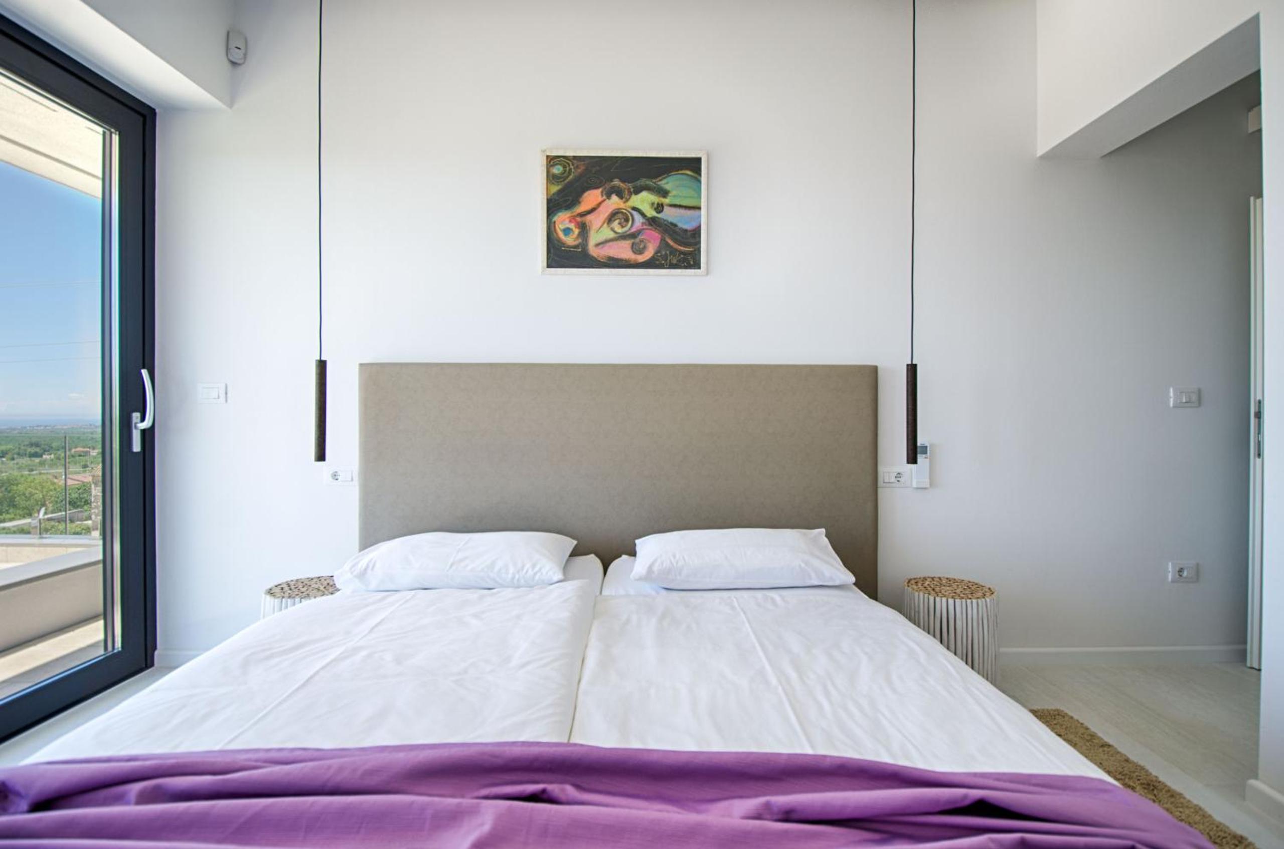 Villa Astera near Poreč for 8 people with infinity pool, whirlpool & sauna view 4