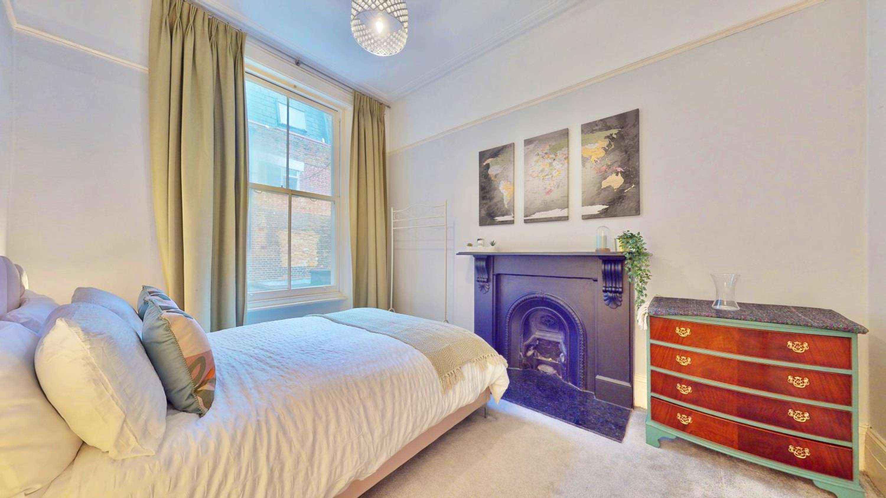 Bright & Spacious West London Gem
