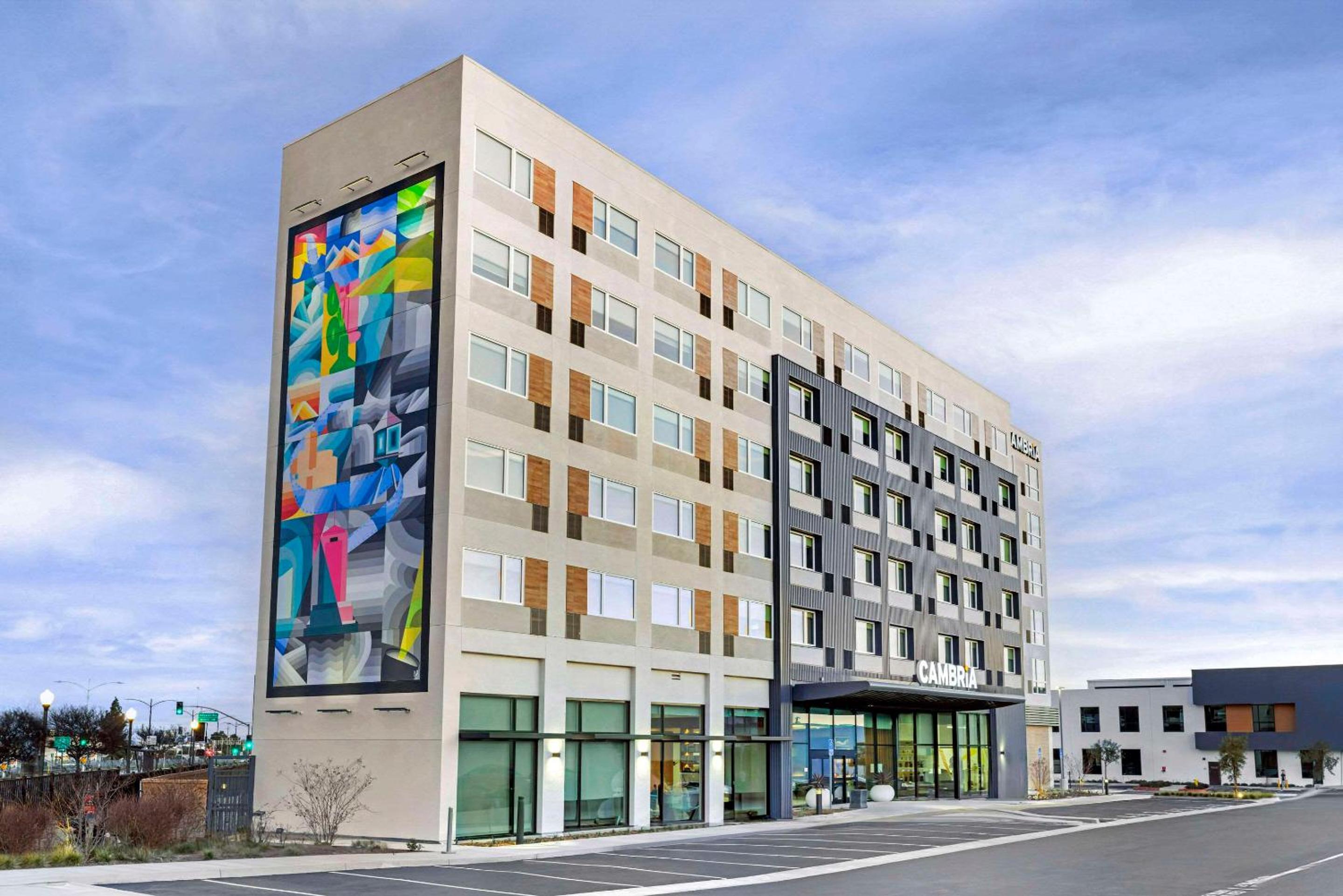 Hotel Cambria Hotel Burbank Airport - Image 1