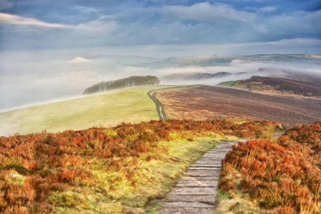 Anroach Farm House in The Peak District(sleeps 20) view 4