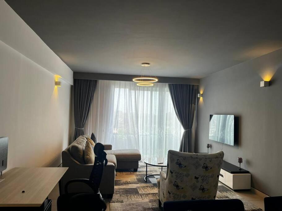 Modern Luxe 2bd w/pool/gym/steam view 5