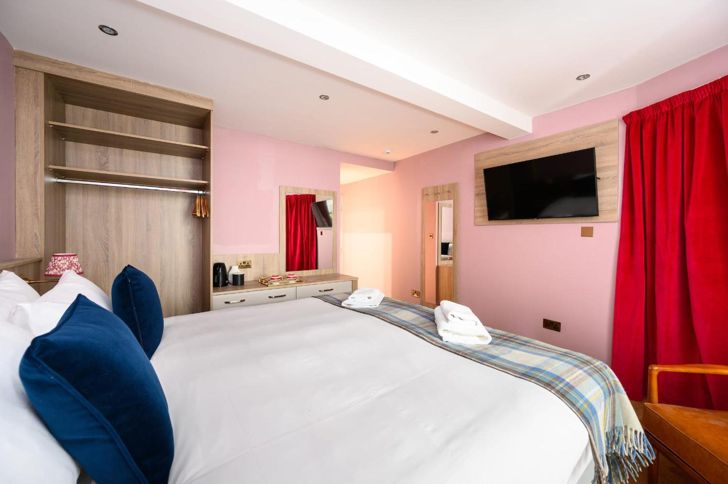 Queen Charlotte Guesthouse