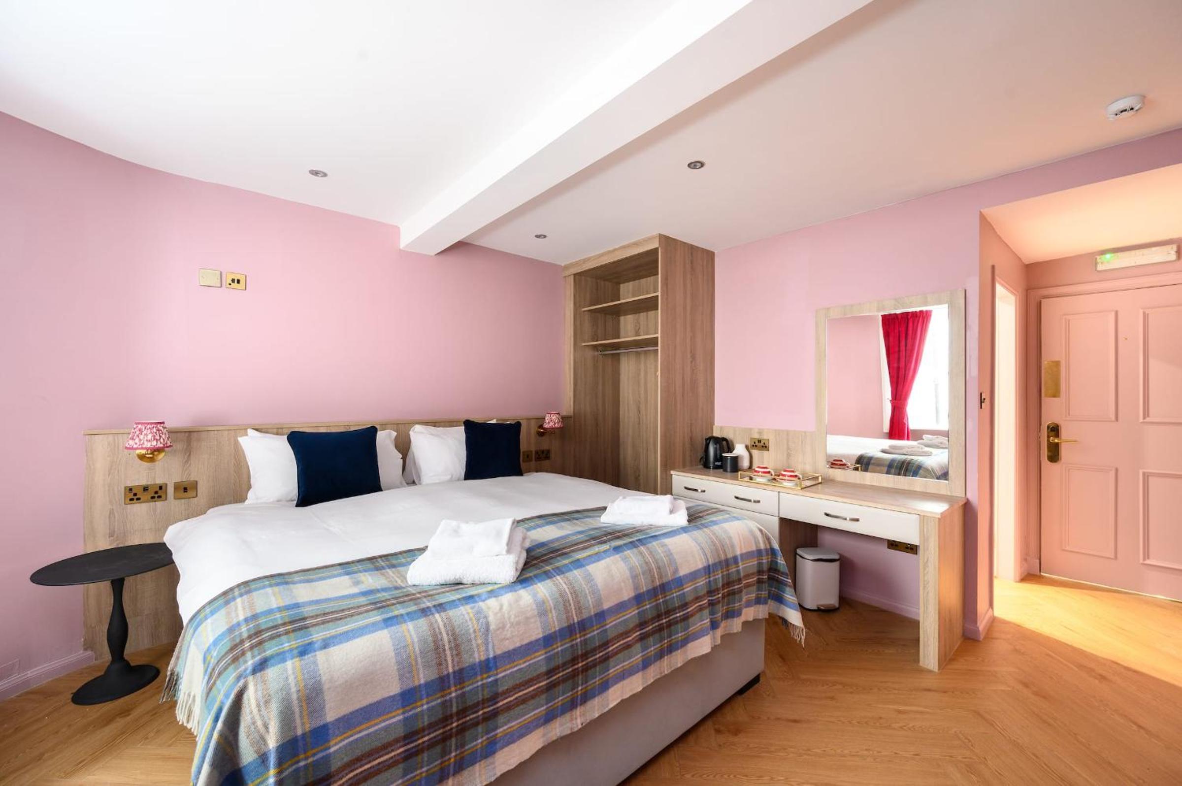 Queen Charlotte Guesthouse