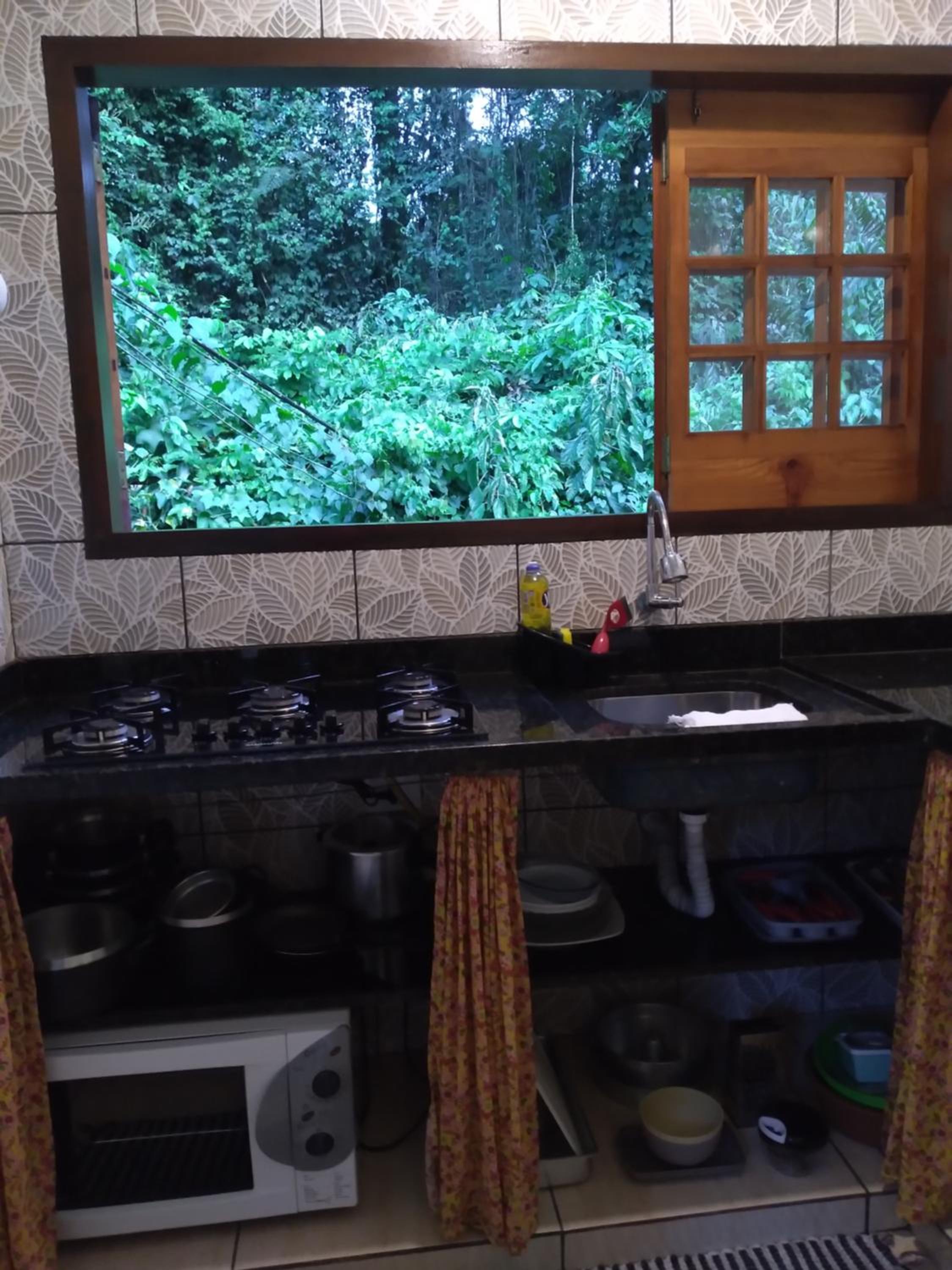 Recanto da Margo 2, casa com acesso a cachoeira até 10 pessoas