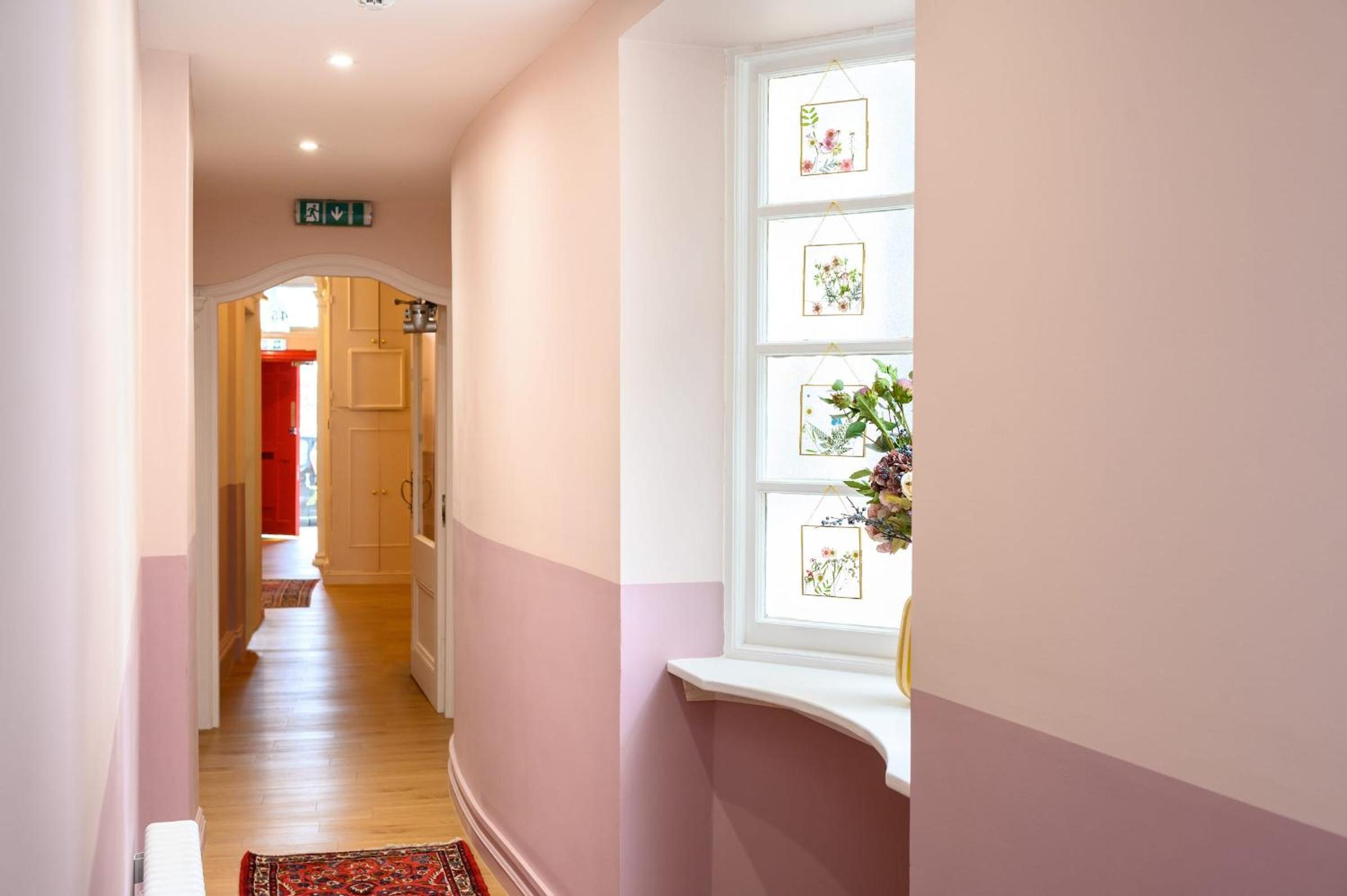 Queen Charlotte Guesthouse