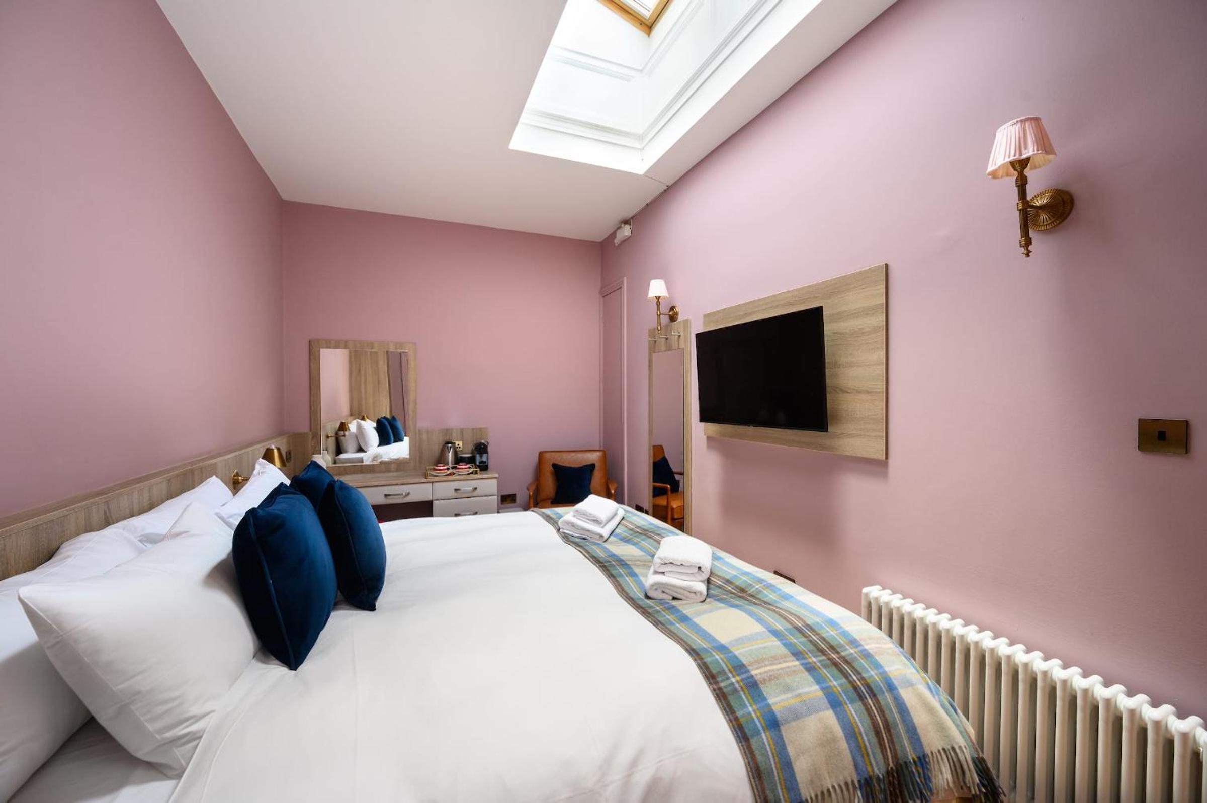 Queen Charlotte Guesthouse
