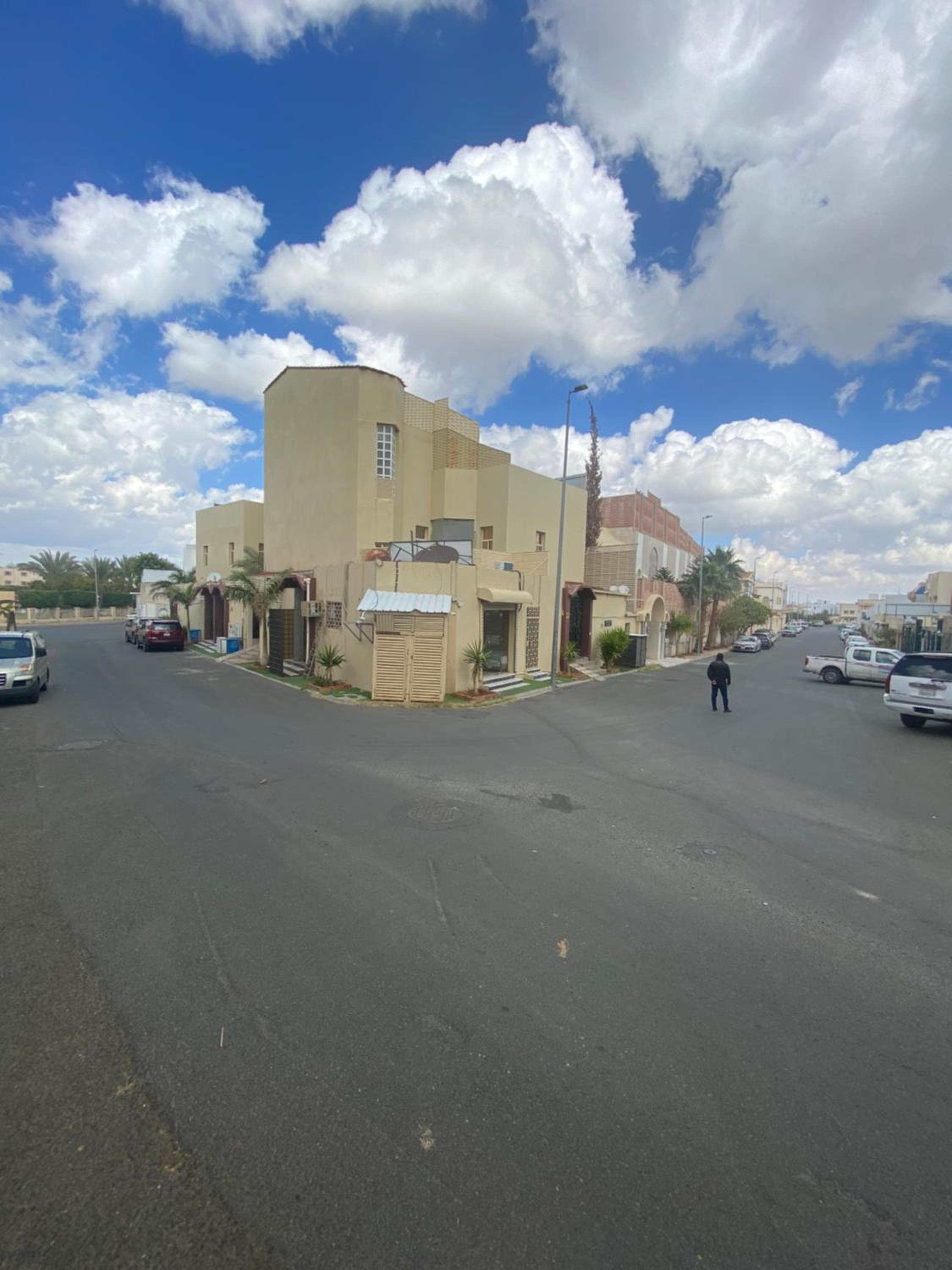Al Dana Plaza Villas