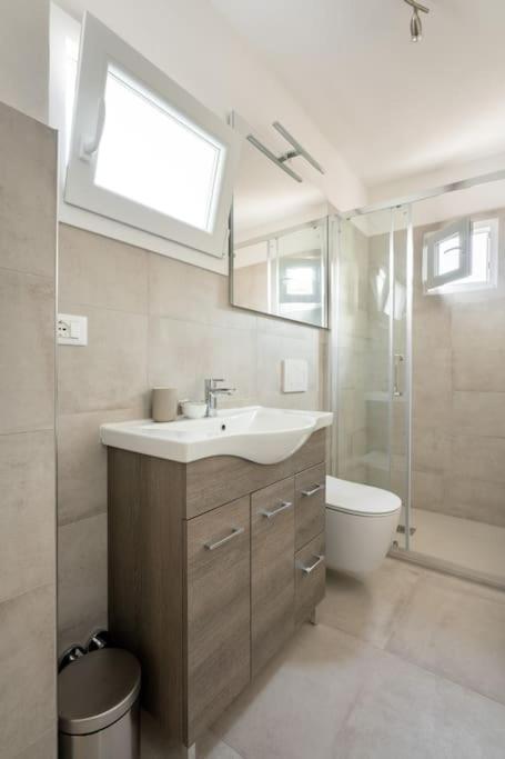 Keys of Italy - Maytreya - Albero 2 - Train station two bedroom flat 2nd floor
