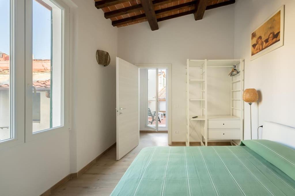 Keys of Italy - Maytreya - Albero 2 - Train station two bedroom flat 2nd floor
