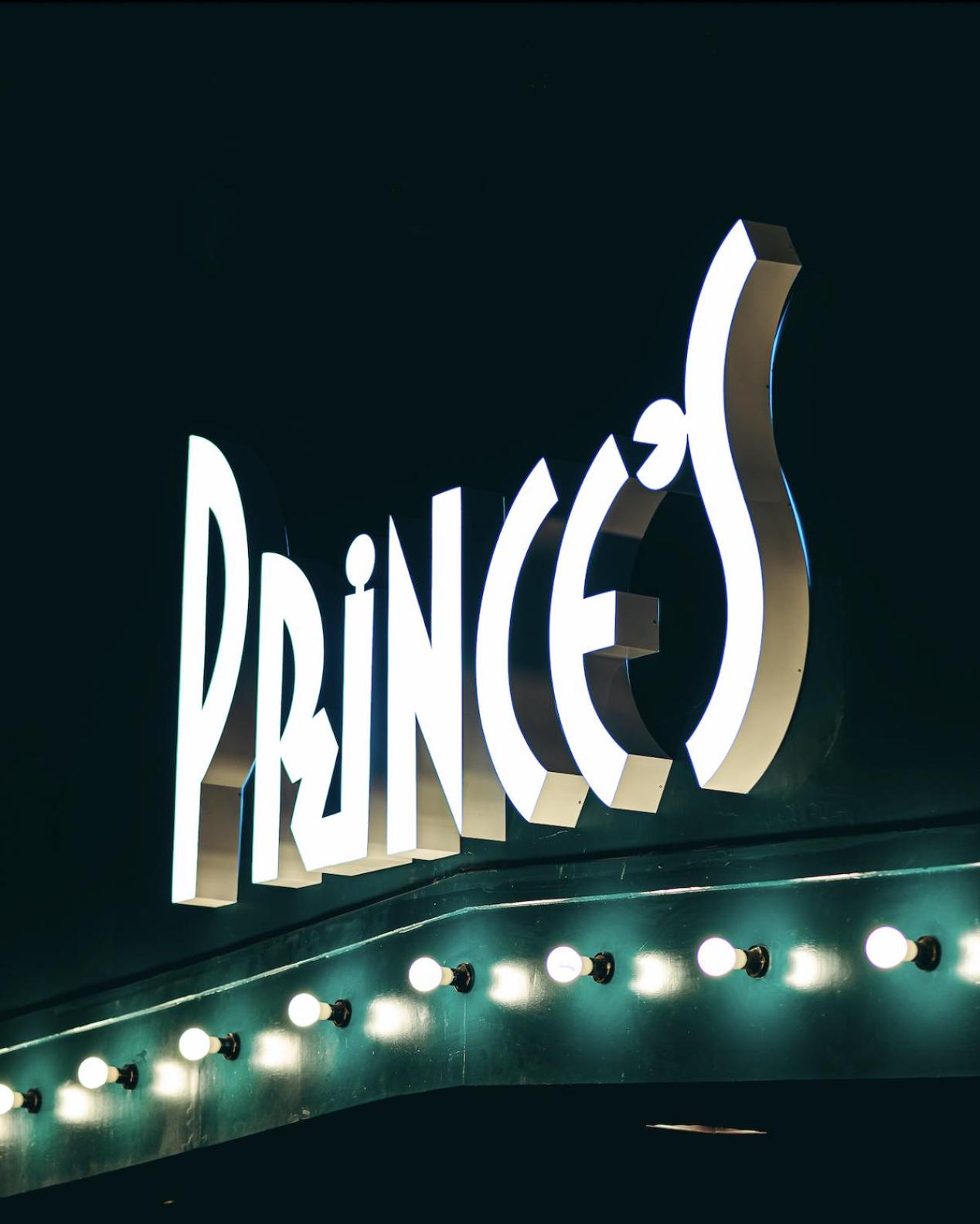 Prince Theatre Heritage Stay Hostel - Silom