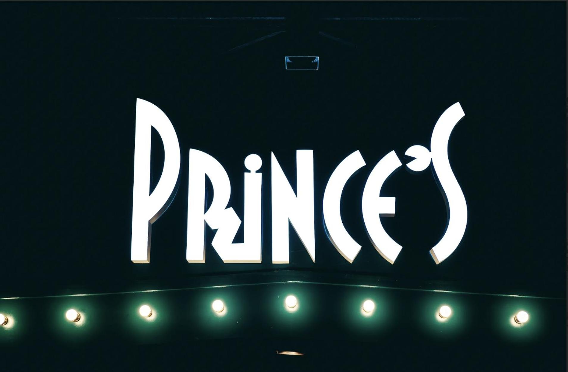 Prince Theatre Heritage Stay Hostel - Silom