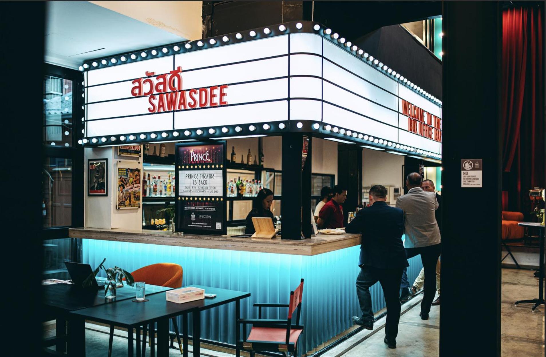 Prince Theatre Heritage Stay Hostel - Silom