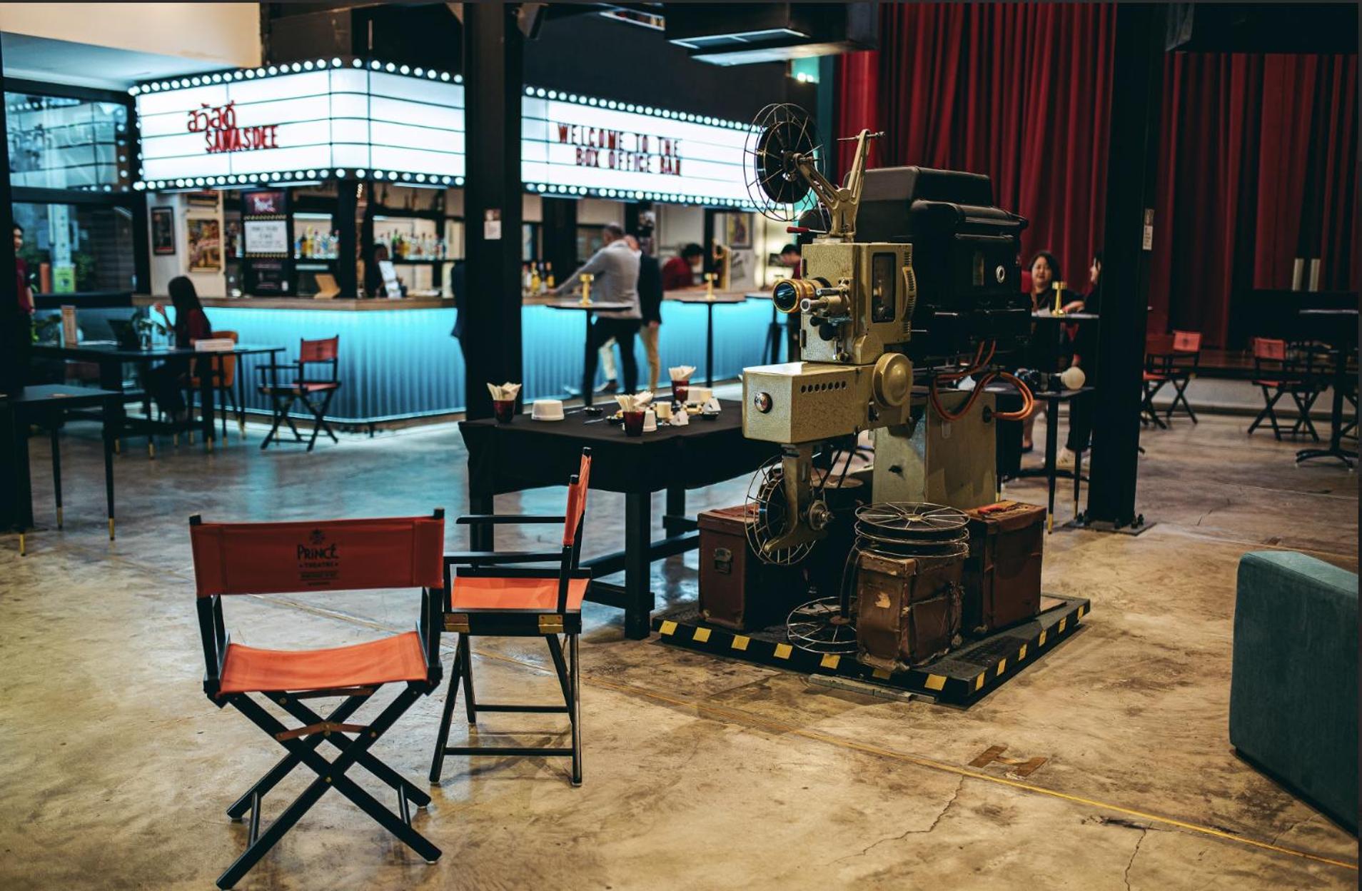 Prince Theatre Heritage Stay Hostel - Silom