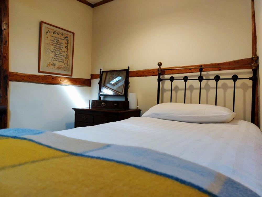 Gallestra a Rustic, Rural Retreat Farm House Nr Dolgellau Snowdonia view 2