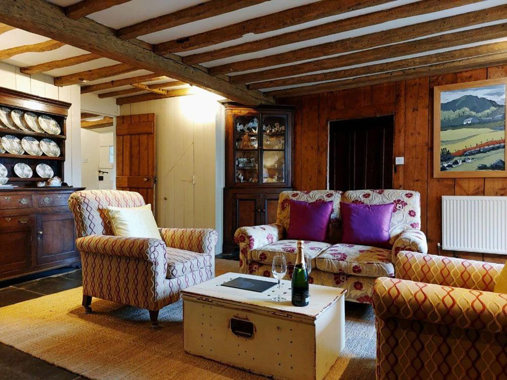 Gallestra a Rustic, Rural Retreat Farm House Nr Dolgellau Snowdonia view 3