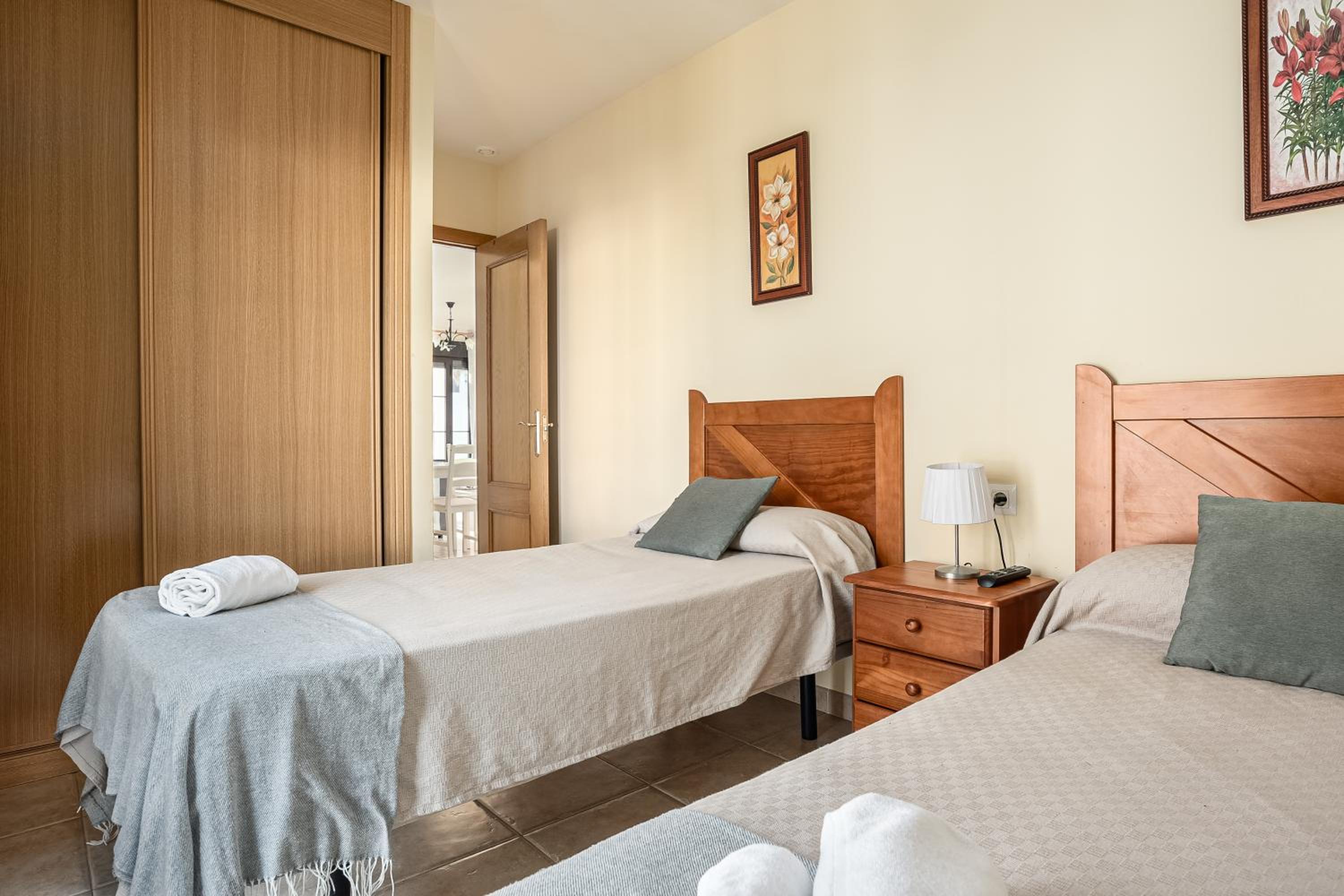 Apartamento familiar muy soleado cerca de la playa y parking incluido