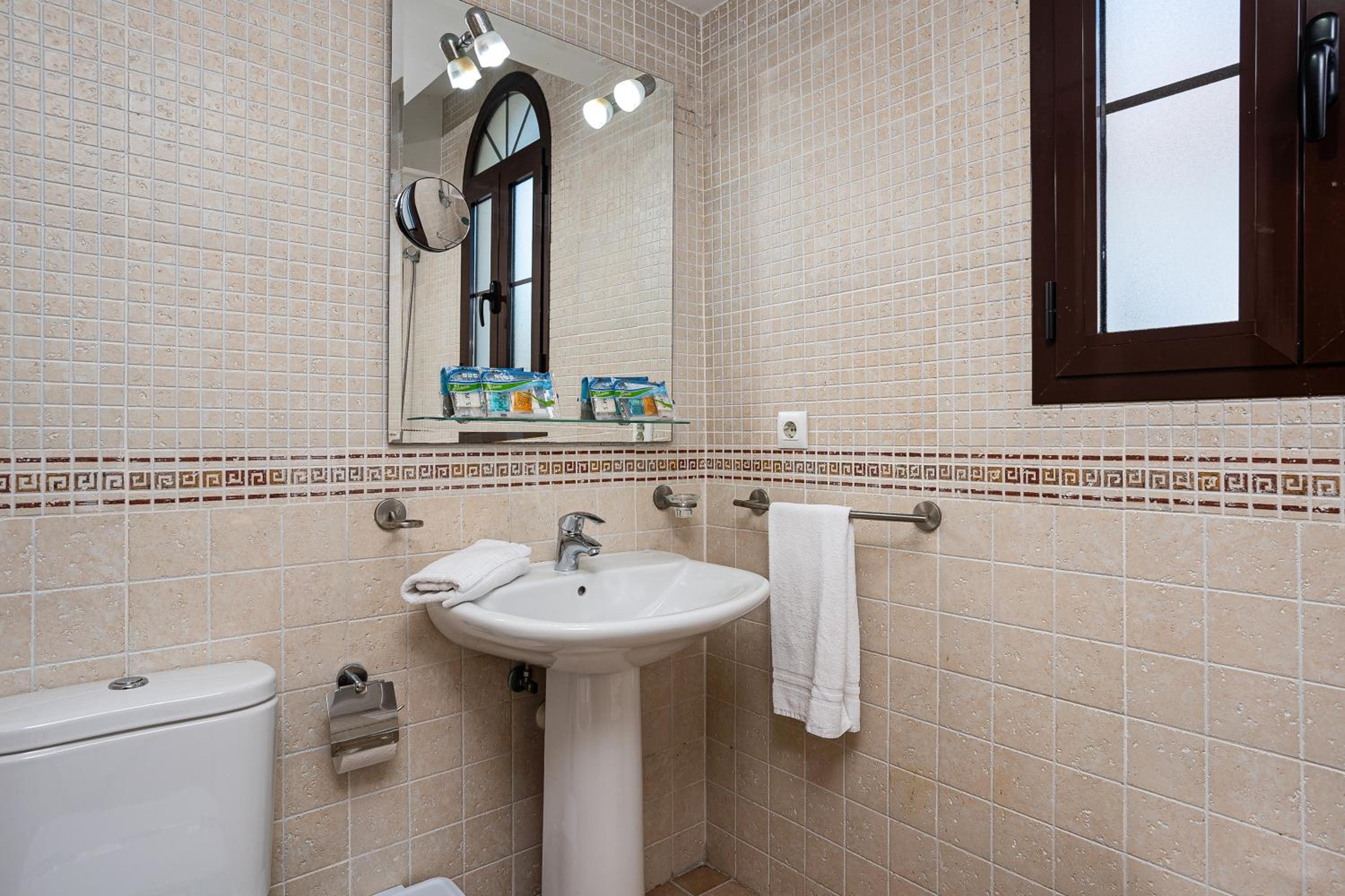 Apartamento familiar muy soleado cerca de la playa y parking incluido