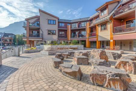 Best Views of Canmore - 2Bed 2Bath