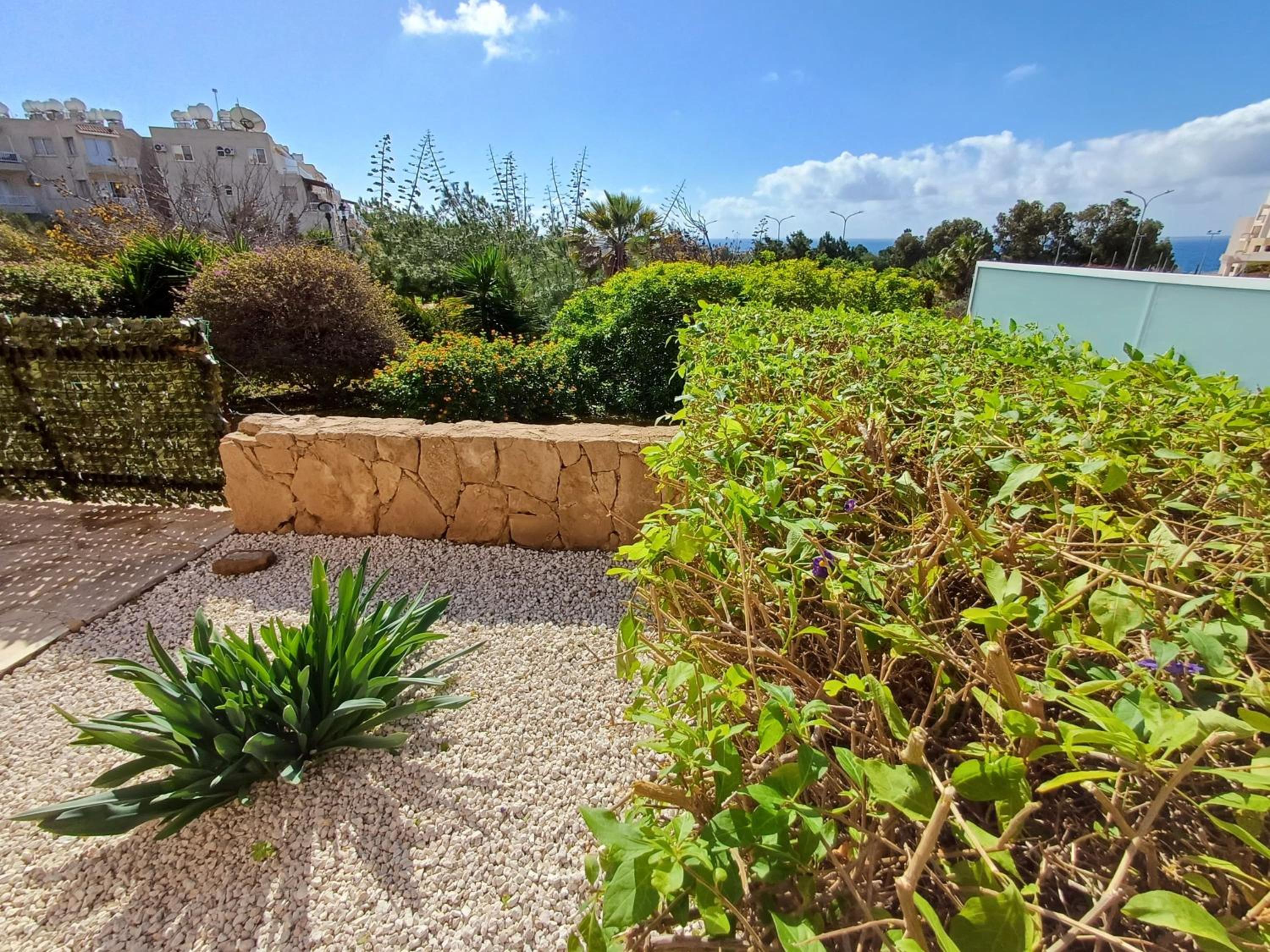 Kings Palace - Modern, sunny 2 bed ground floor with sea views