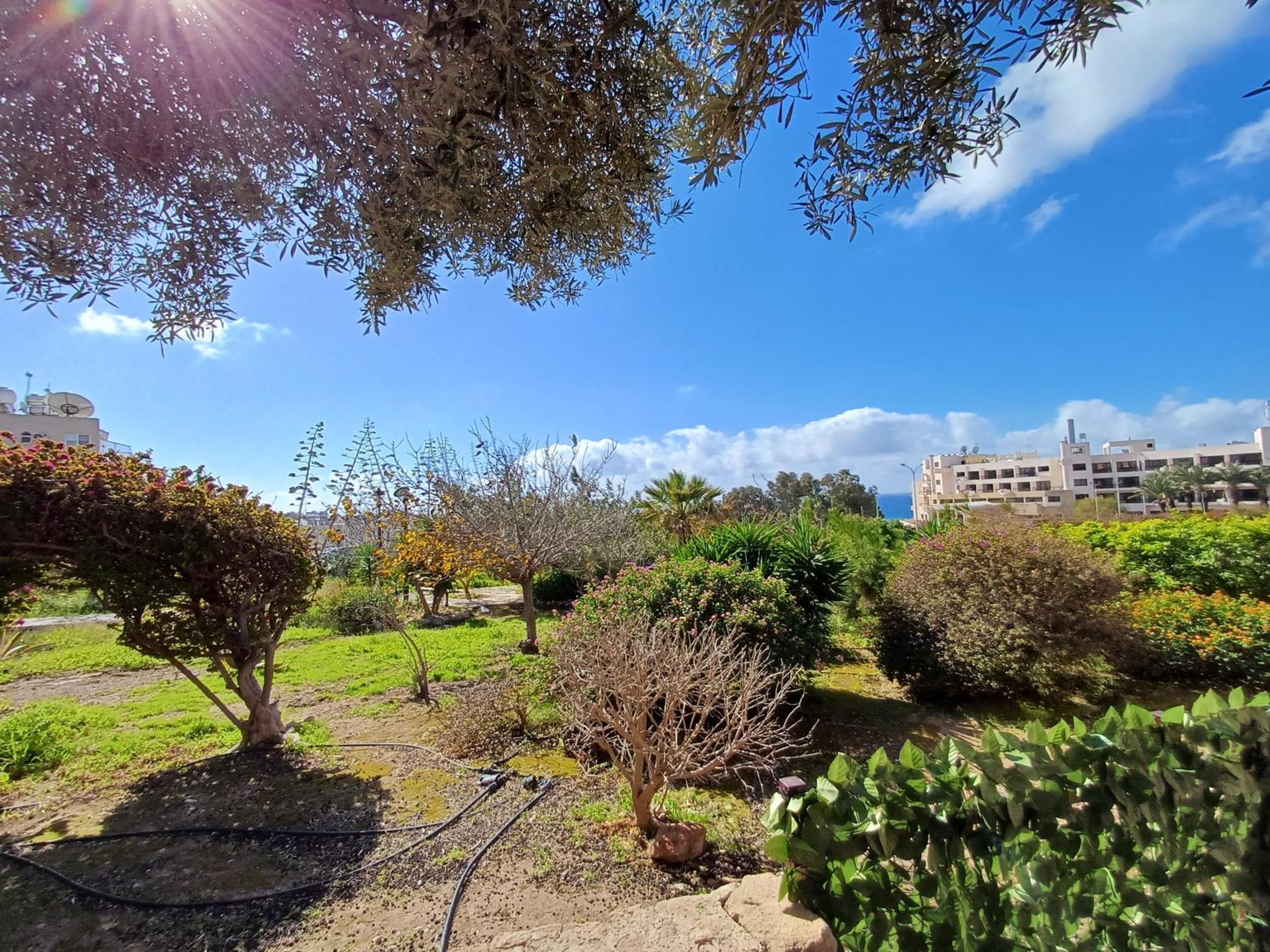 Kings Palace - Modern, sunny 2 bed ground floor with sea views