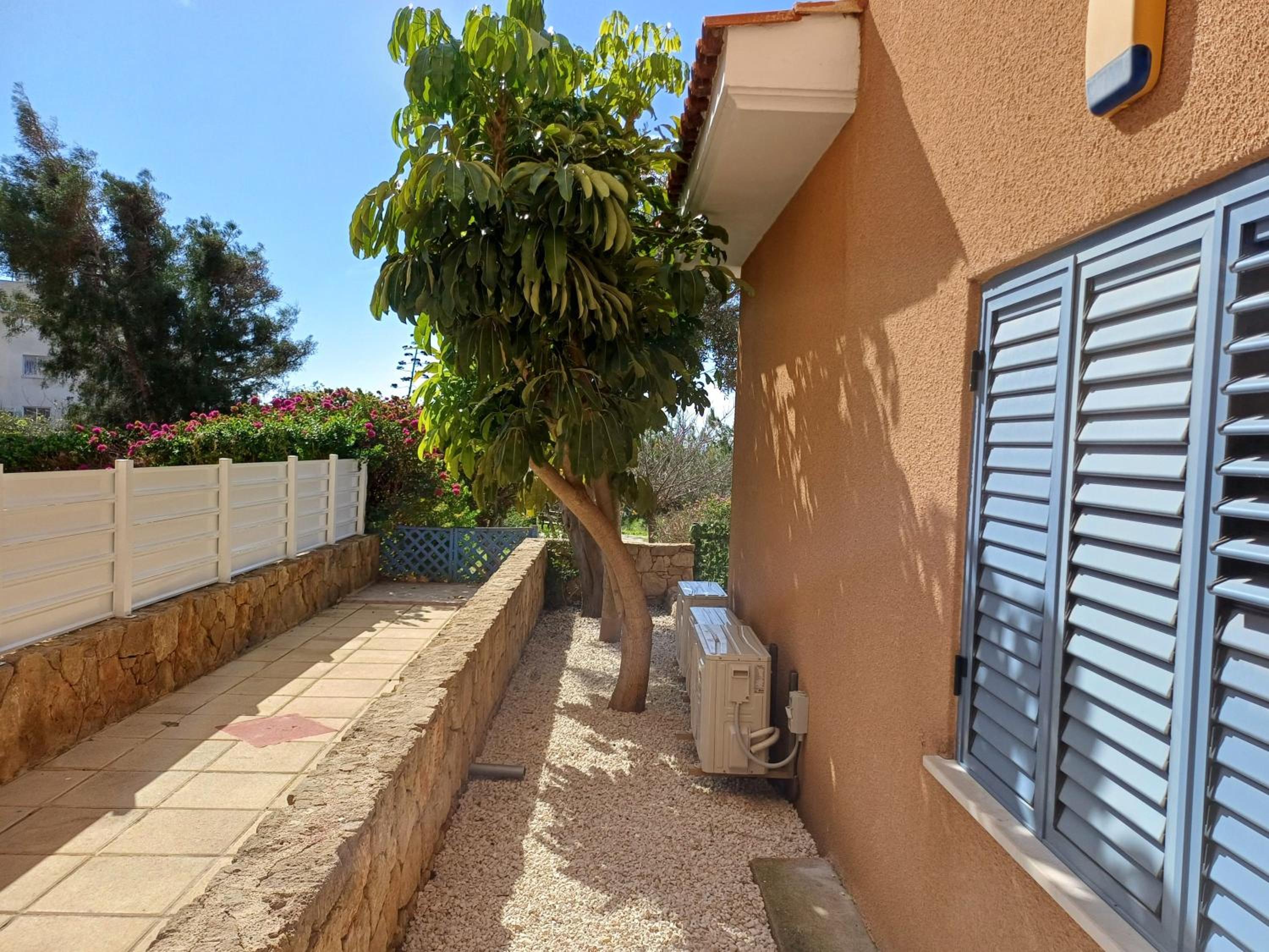Kings Palace - Modern, sunny 2 bed ground floor with sea views