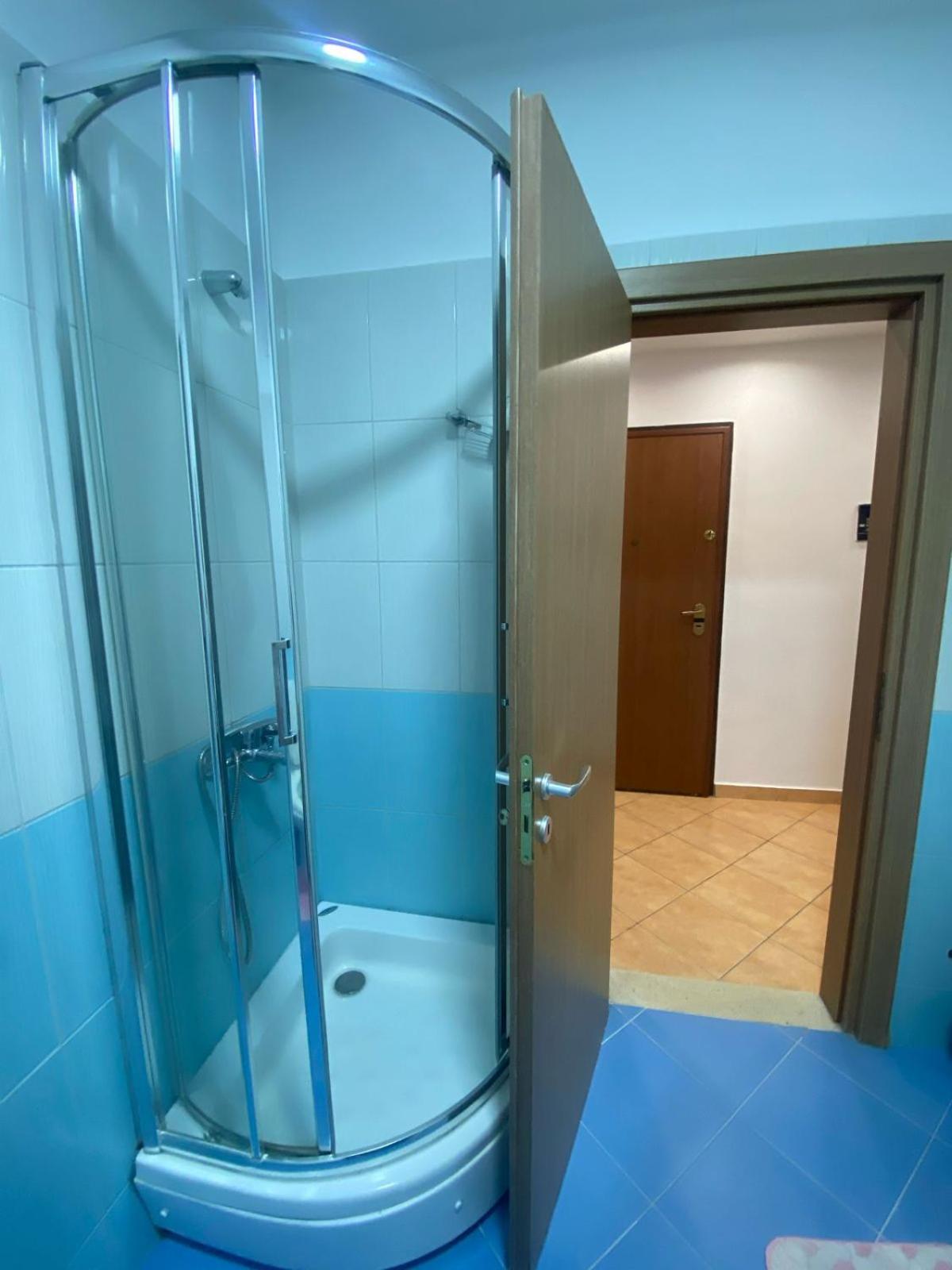 durres en Durrës — bathroom