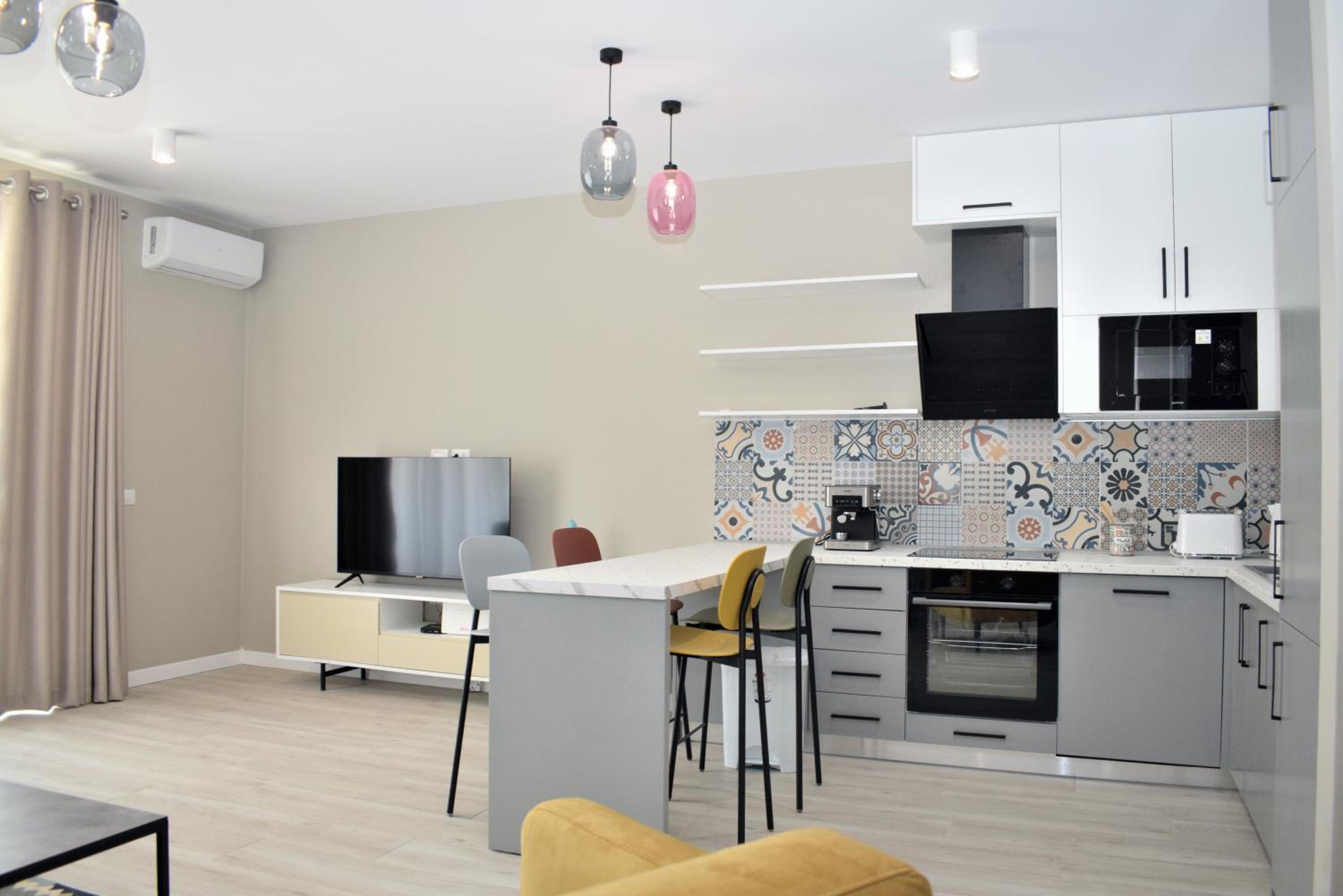 White Moon Apartments