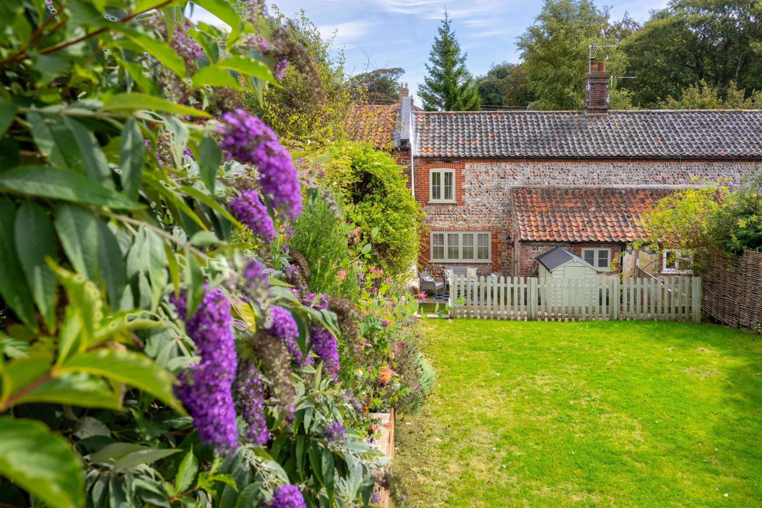 Victoria Cottage by Big Skies Cottages