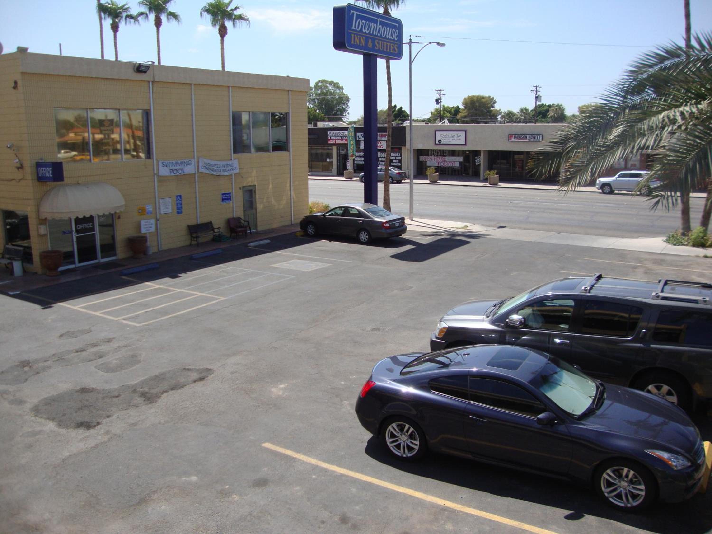 Townhouse Inn and Suites