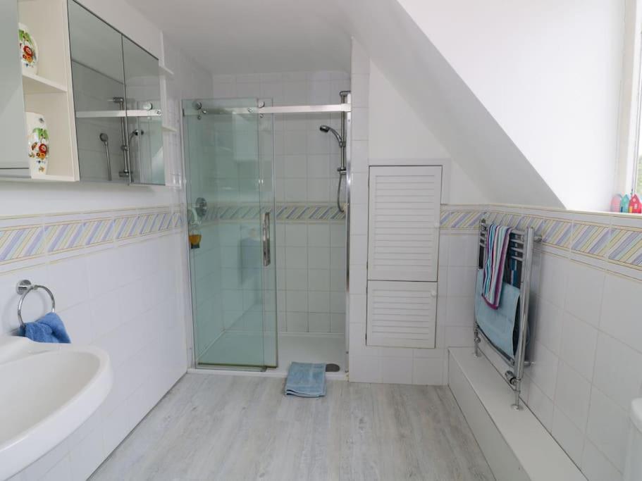 Spacious rural Cotswolds family home with mod-cons!