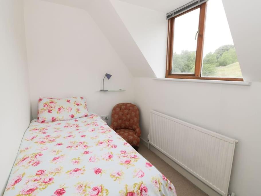 Spacious rural Cotswolds family home with mod-cons!