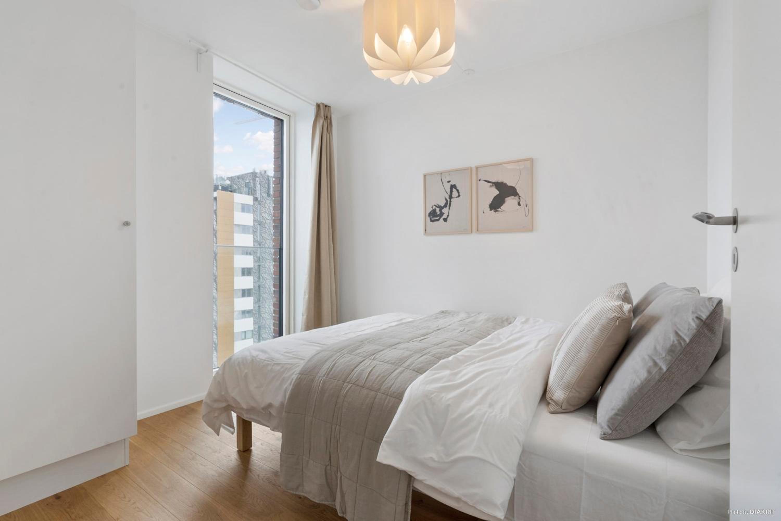 Seaside apartment with magical balcony view
