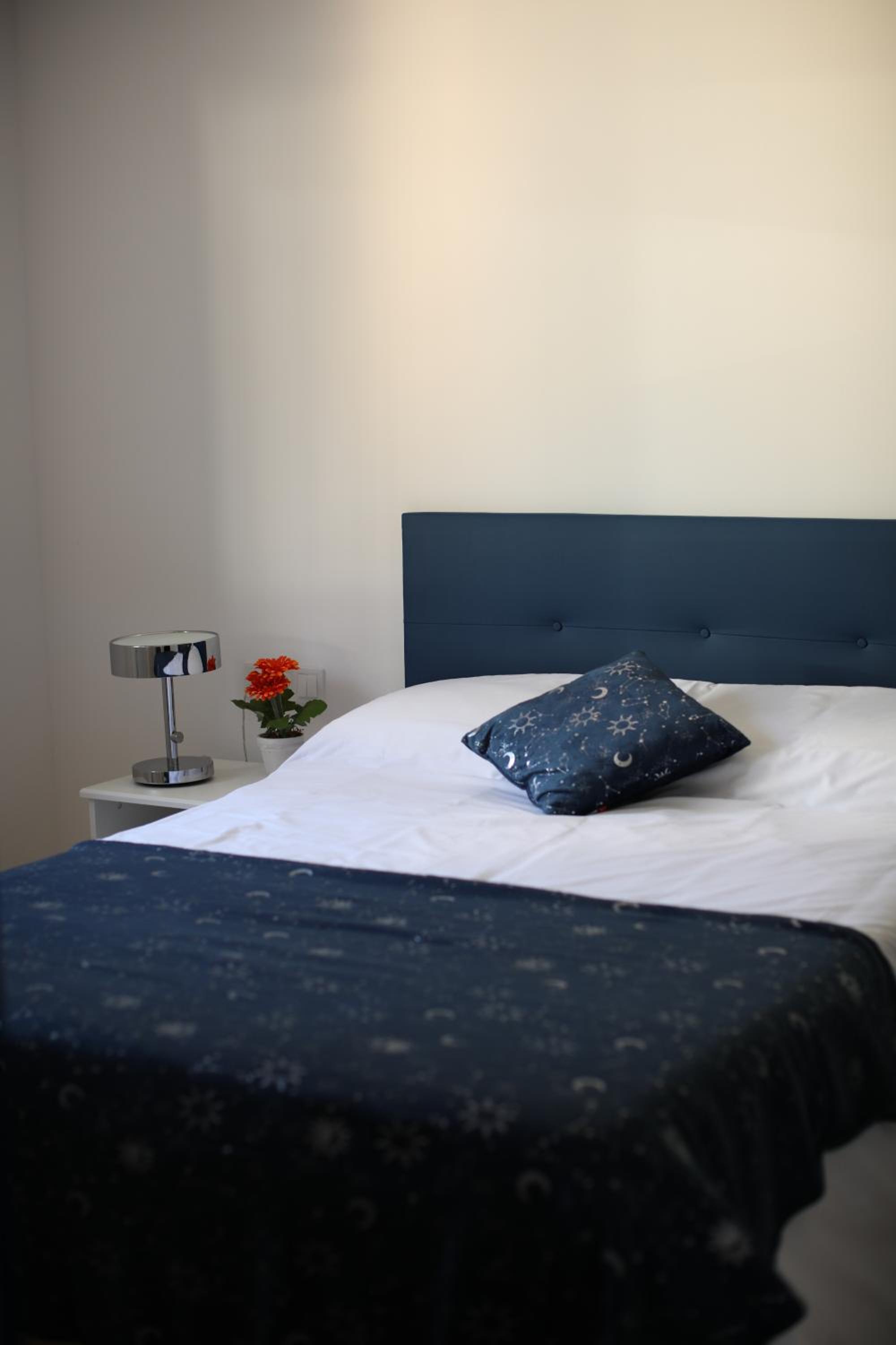 Maestro Damián, Moderna Vivienda Turística a Estrenar en Bilbao