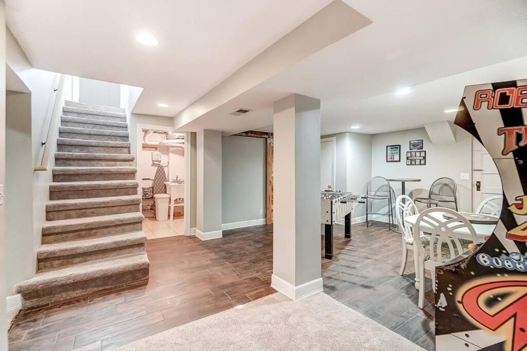 Beautiful Equestrian Estate home w/ Hot Tub! view 4