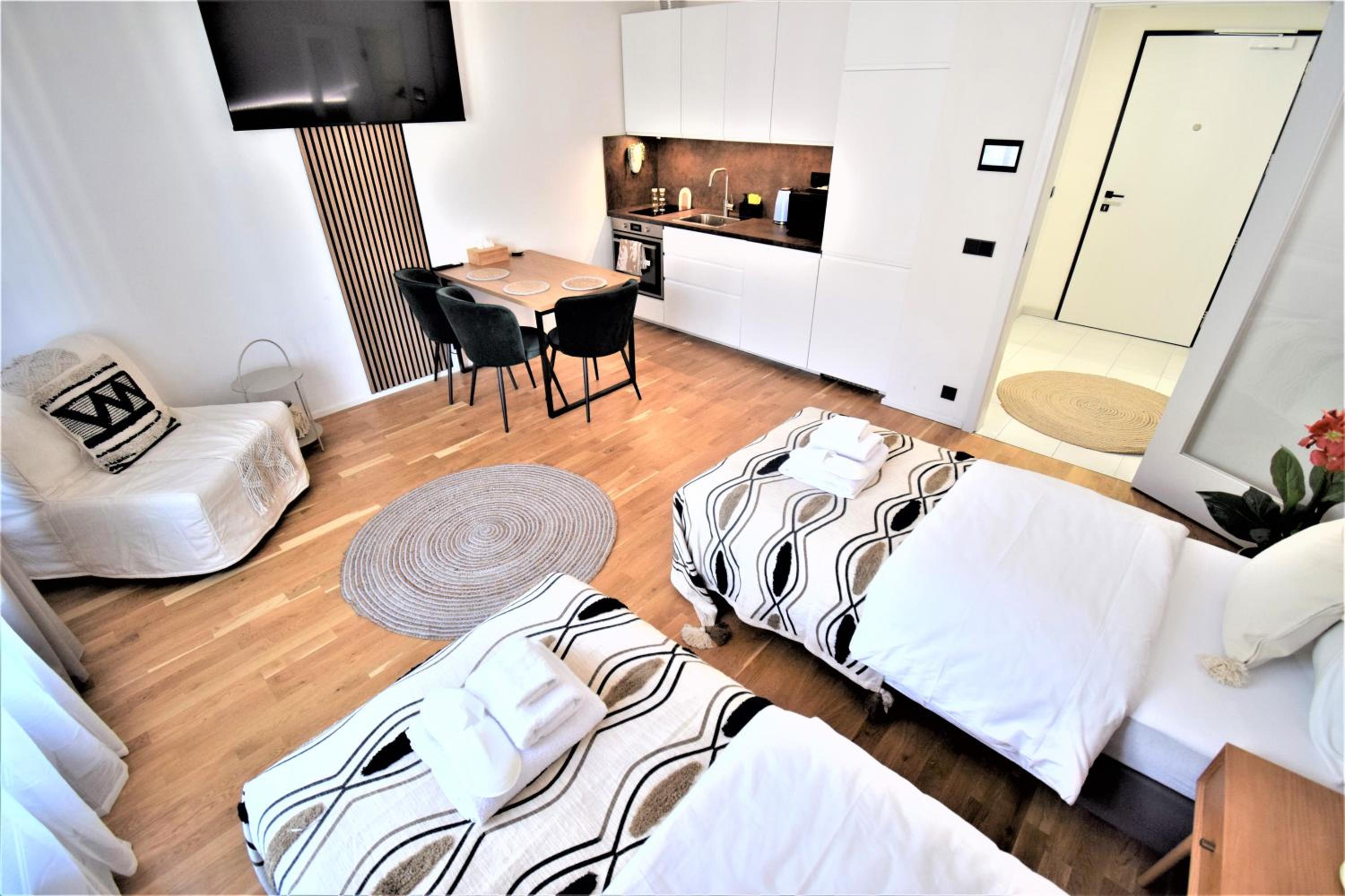 Jasminn Apartments