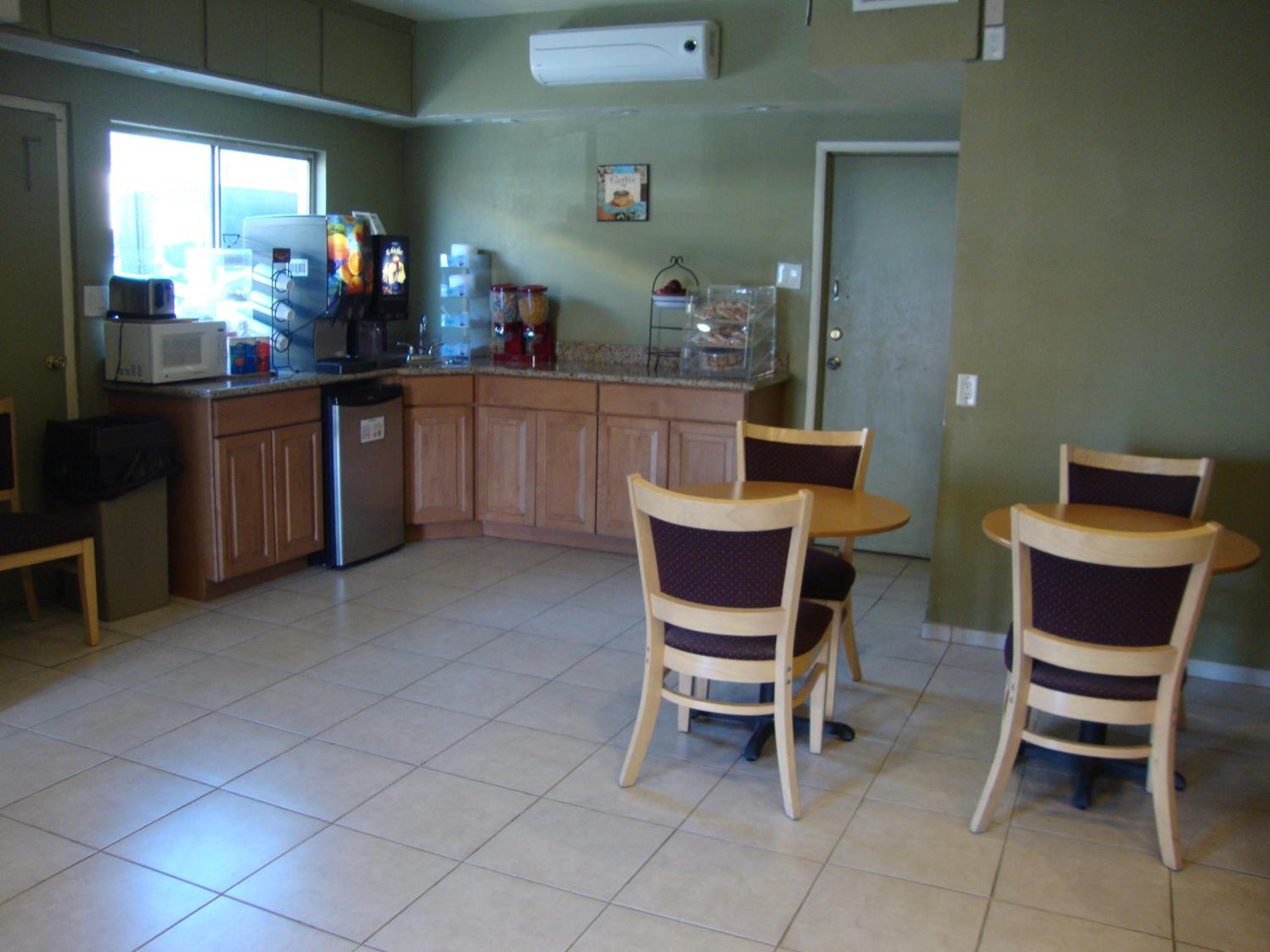 Townhouse Inn and Suites